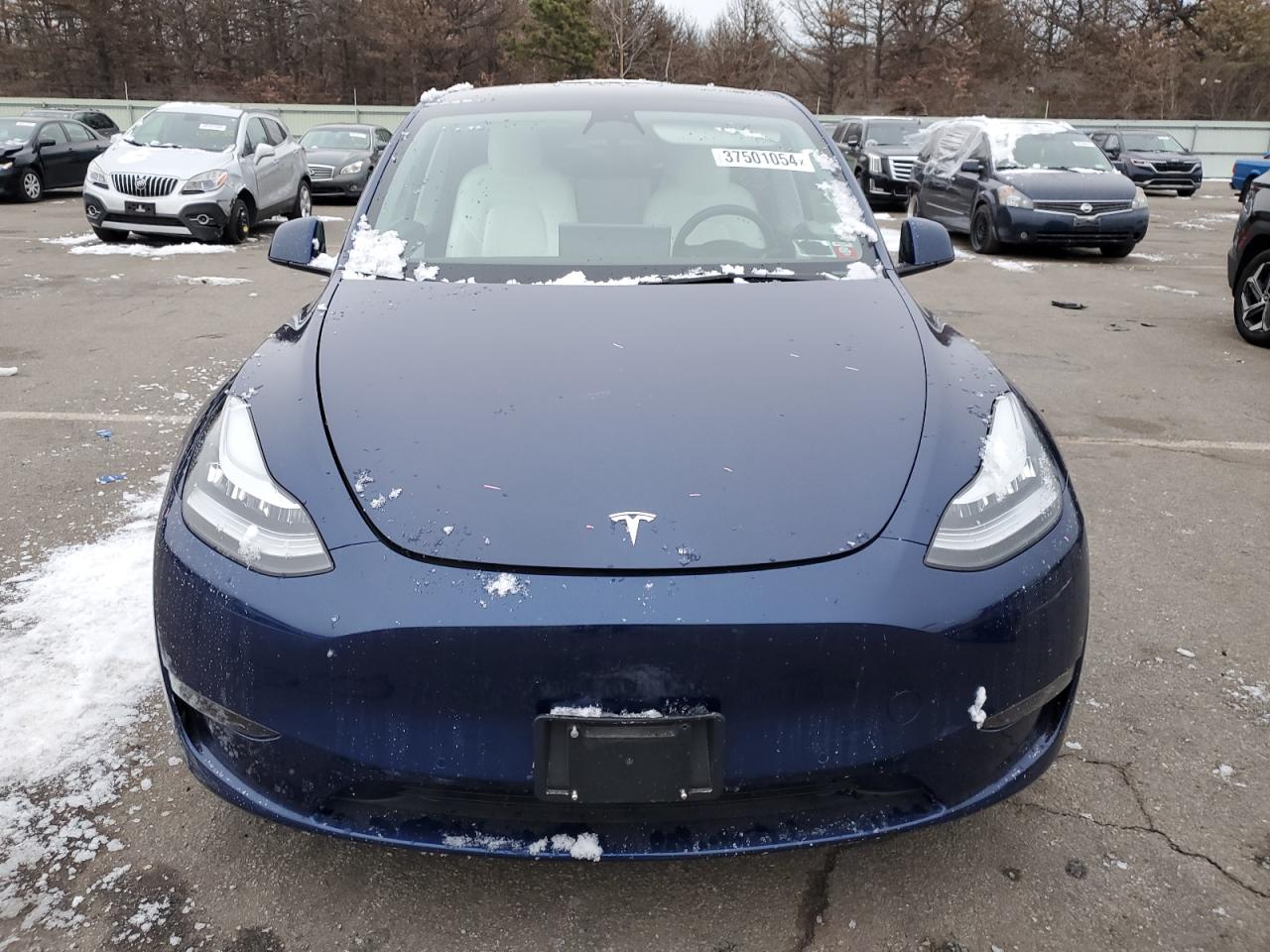 Photo 4 VIN: 7SAYGAEE9NF507564 - TESLA MODEL Y 