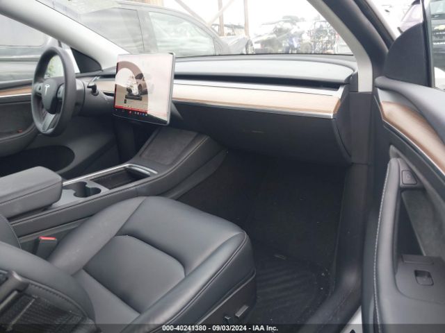 Photo 4 VIN: 7SAYGAEE9NF523098 - TESLA MODEL Y 