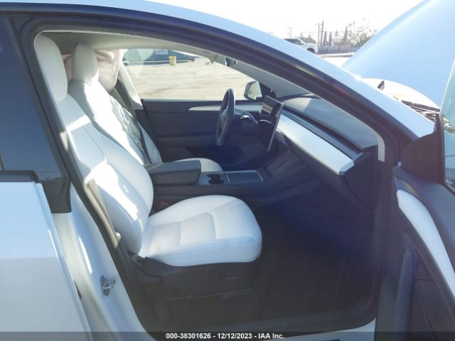 Photo 4 VIN: 7SAYGAEE9NF544131 - TESLA MODEL Y 