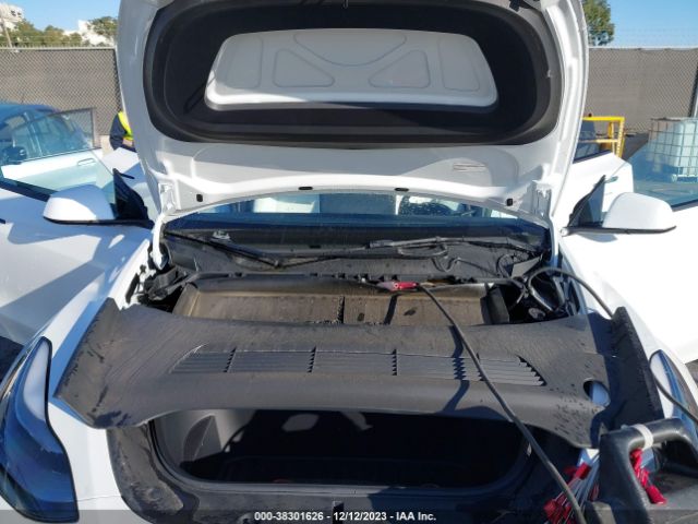 Photo 9 VIN: 7SAYGAEE9NF544131 - TESLA MODEL Y 