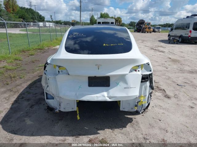 Photo 5 VIN: 7SAYGAEE9NF560376 - TESLA MODEL Y 