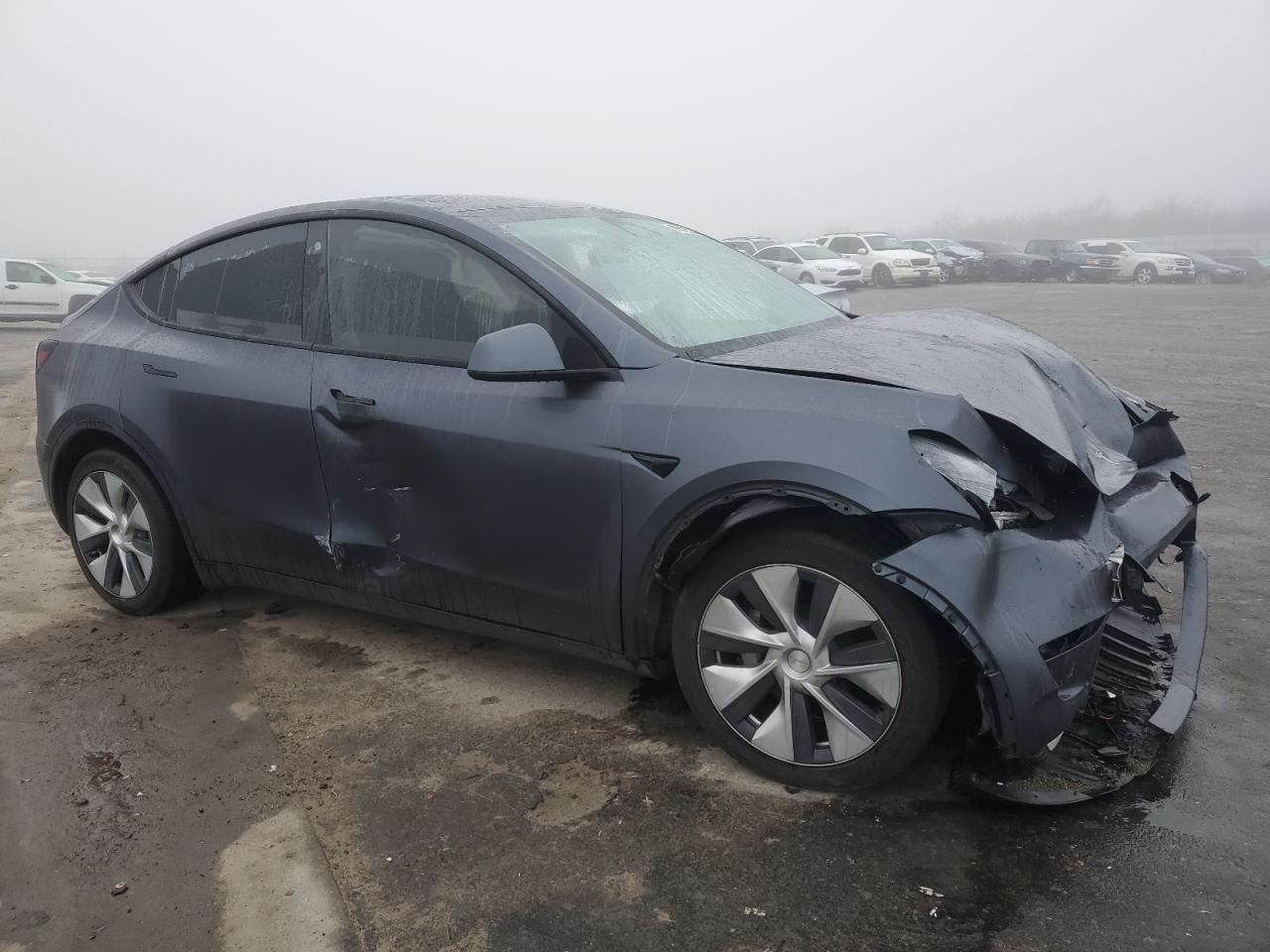 Photo 3 VIN: 7SAYGAEE9PF635256 - TESLA MODEL Y 