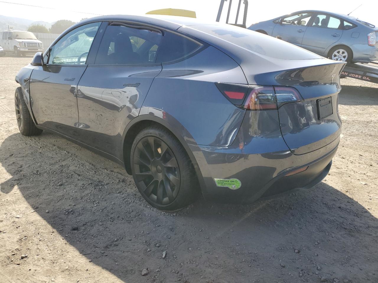 Photo 1 VIN: 7SAYGAEE9PF709971 - TESLA MODEL Y 