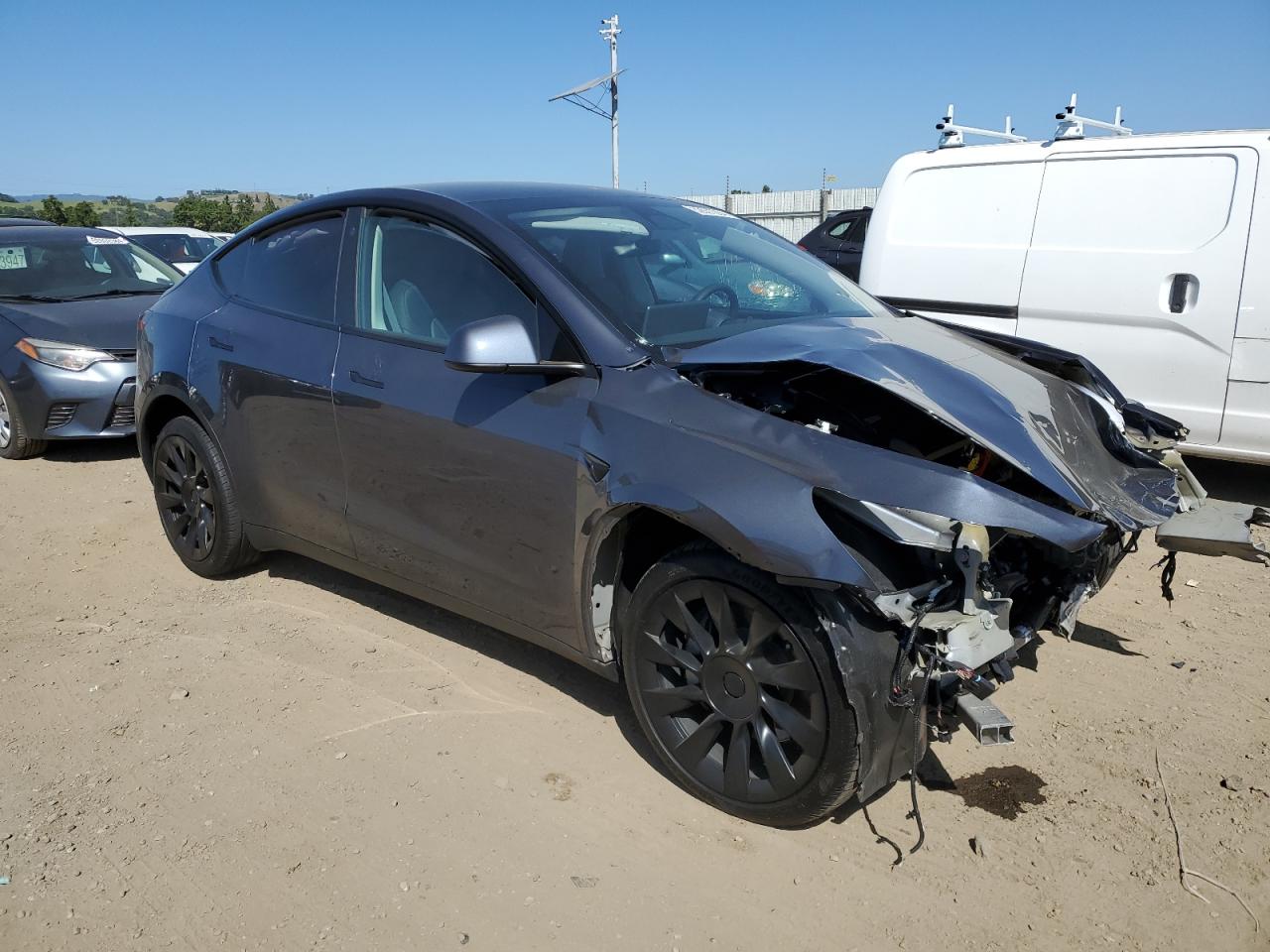 Photo 3 VIN: 7SAYGAEE9PF709971 - TESLA MODEL Y 