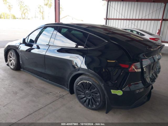 Photo 2 VIN: 7SAYGAEE9PF716337 - TESLA MODEL Y 