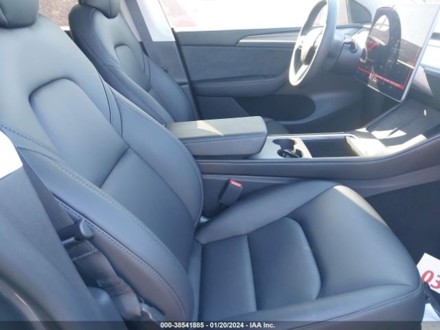 Photo 4 VIN: 7SAYGAEE9PF851317 - TESLA MODEL Y 