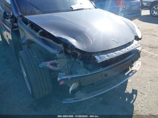 Photo 5 VIN: 7SAYGAEE9PF851317 - TESLA MODEL Y 