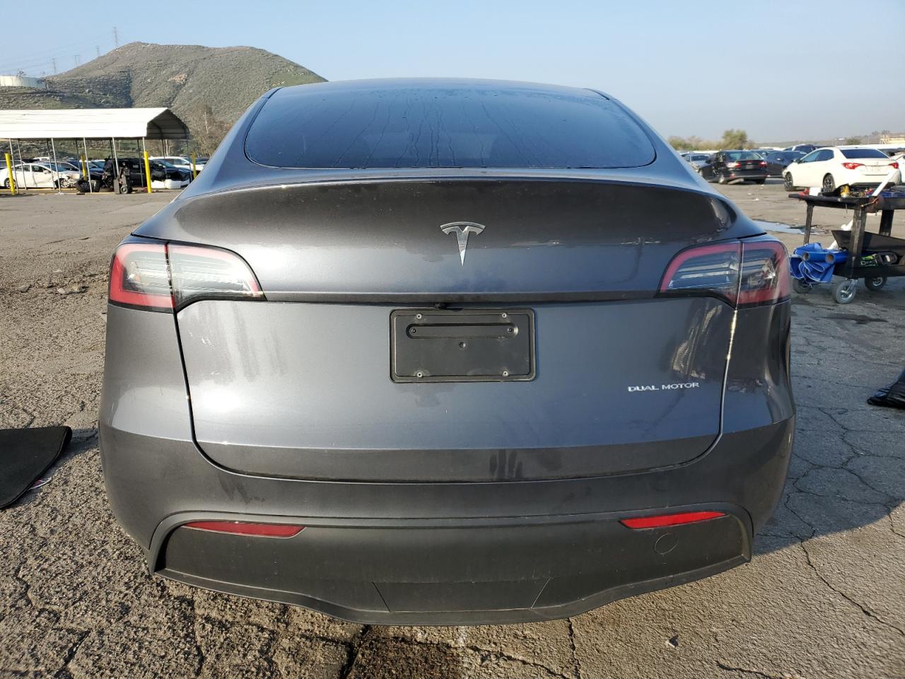 Photo 5 VIN: 7SAYGAEE9PF966807 - TESLA MODEL Y 