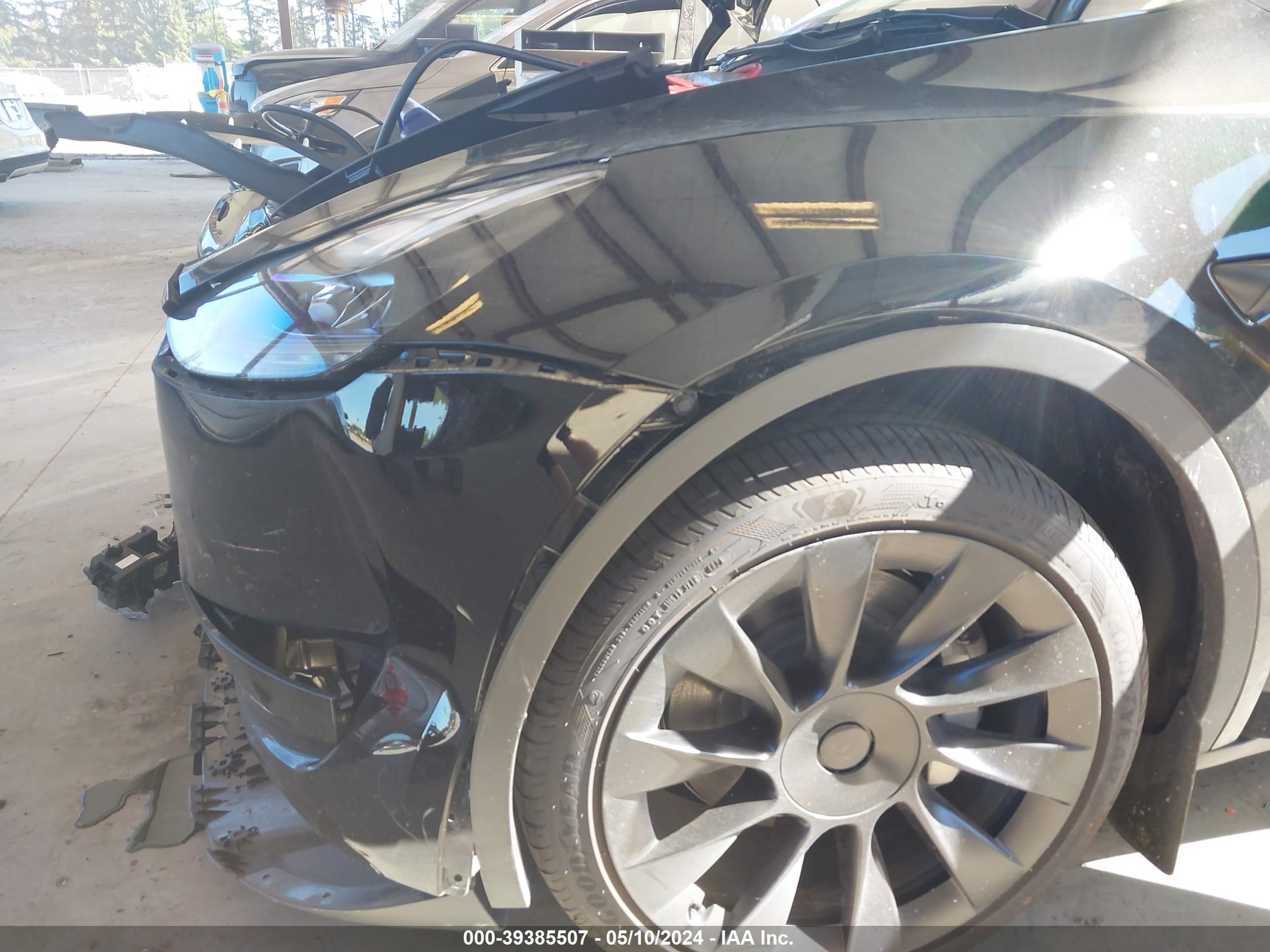 Photo 19 VIN: 7SAYGAEE9RF981360 - TESLA MODEL Y 