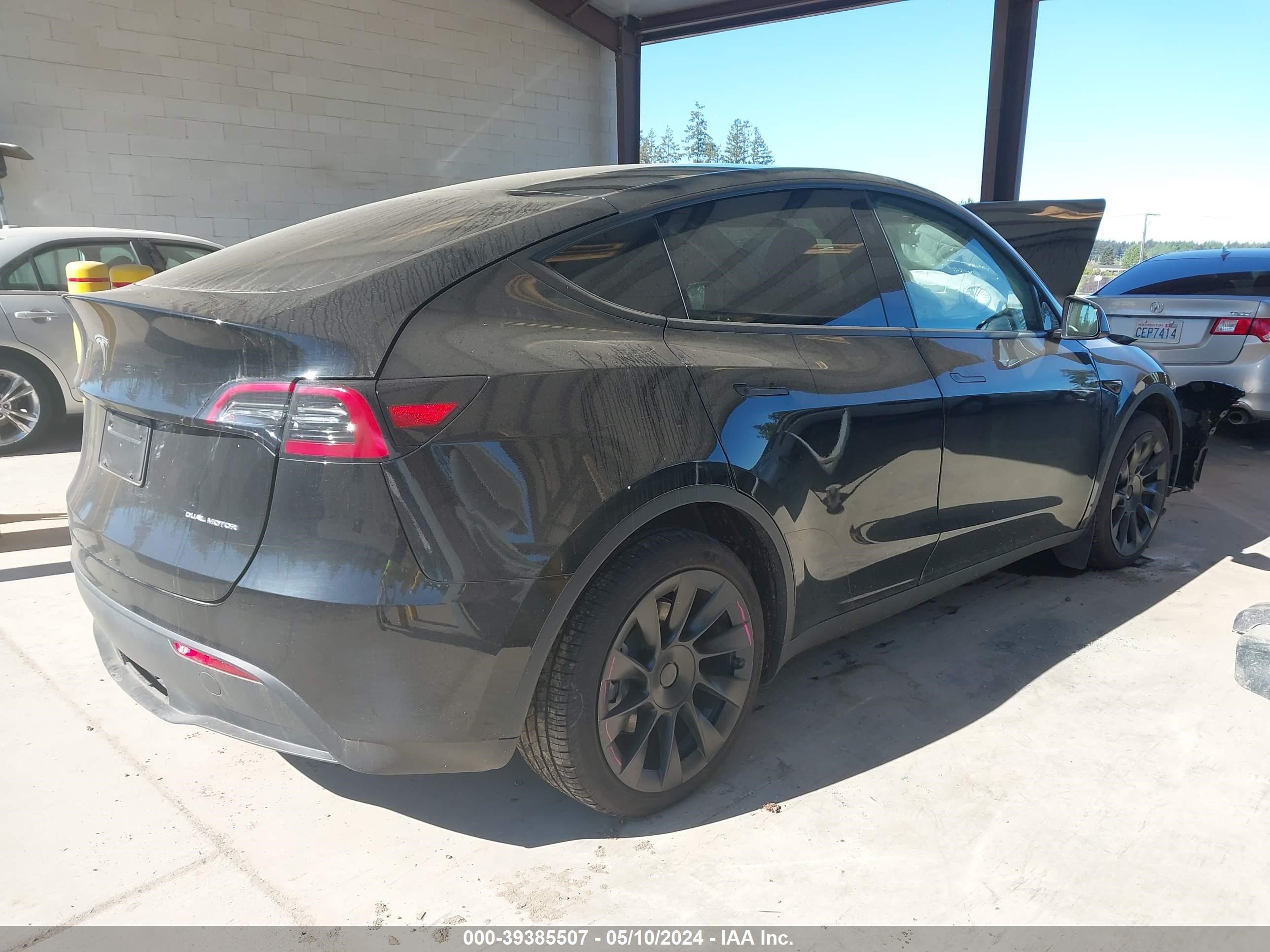 Photo 3 VIN: 7SAYGAEE9RF981360 - TESLA MODEL Y 