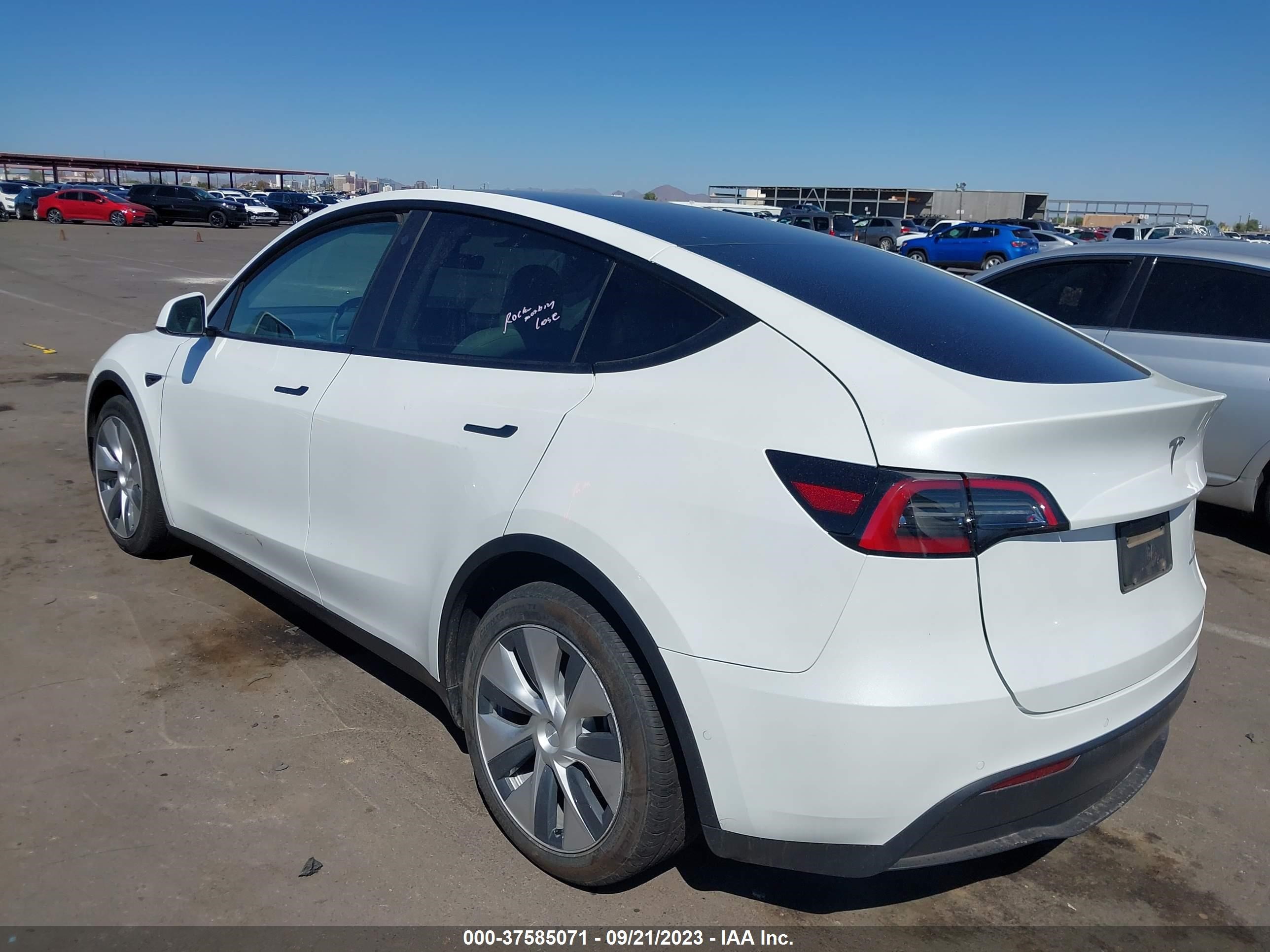 Photo 2 VIN: 7SAYGAEEXNF361773 - TESLA MODEL Y 