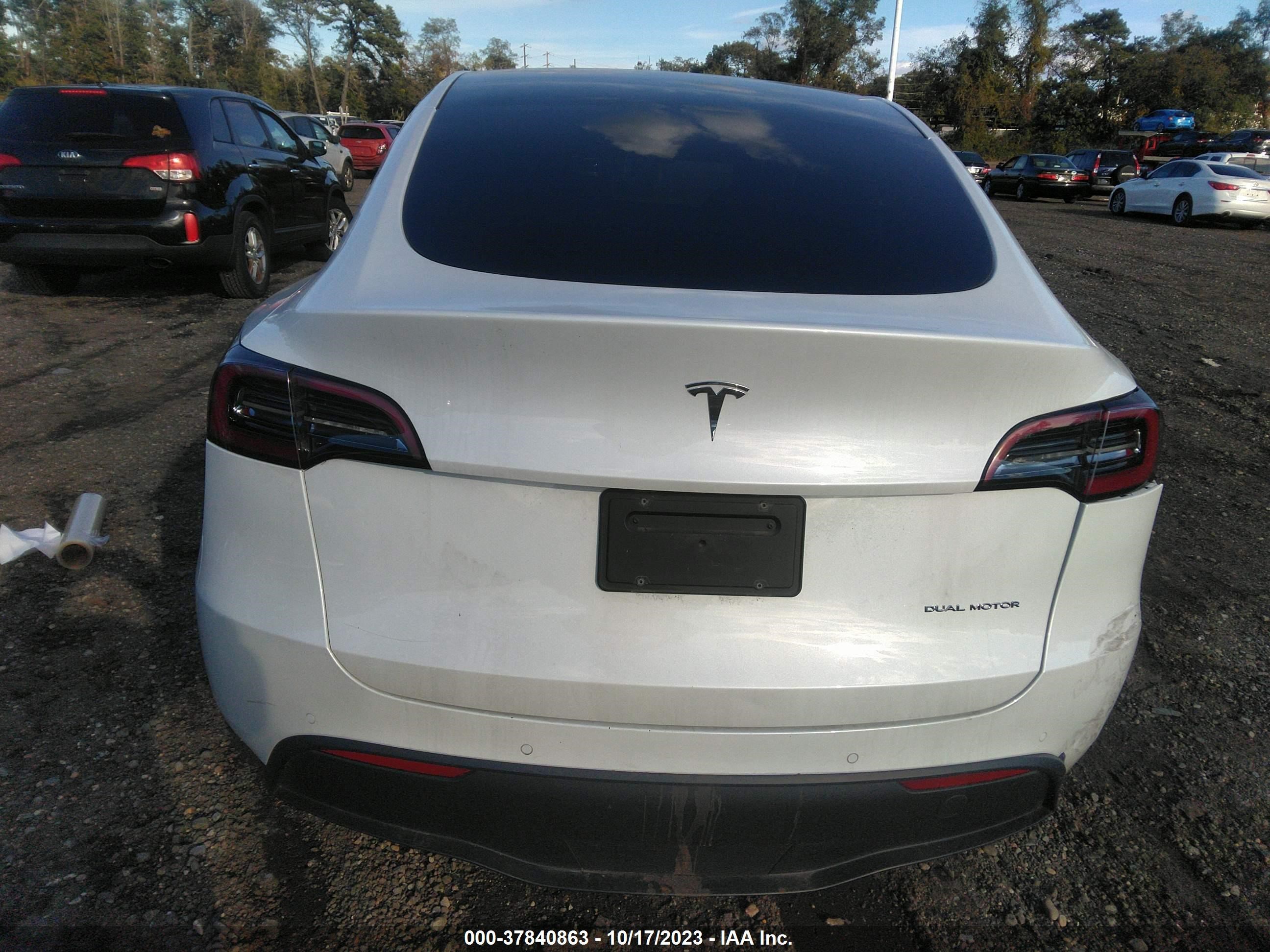 Photo 15 VIN: 7SAYGAEEXNF378962 - TESLA MODEL Y 