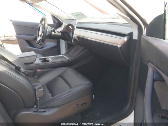 Photo 4 VIN: 7SAYGAEEXNF514622 - TESLA MODEL Y 