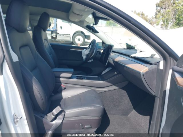 Photo 4 VIN: 7SAYGAEEXNF533560 - TESLA MODEL Y 