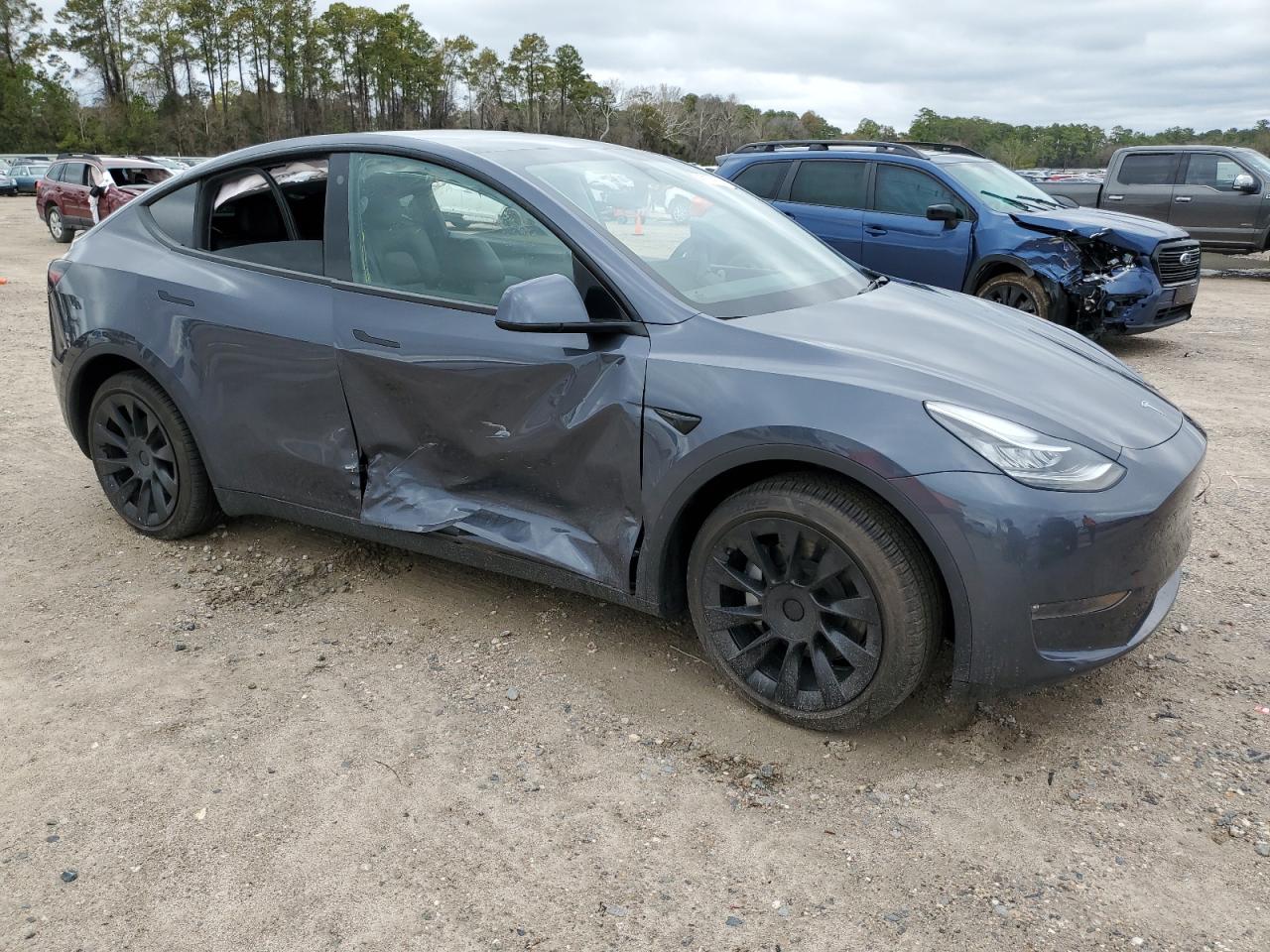 Photo 3 VIN: 7SAYGAEEXPF616019 - TESLA MODEL Y 