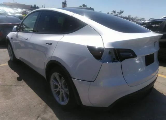 Photo 2 VIN: 7SAYGAEEXPF622841 - TESLA MODEL Y 