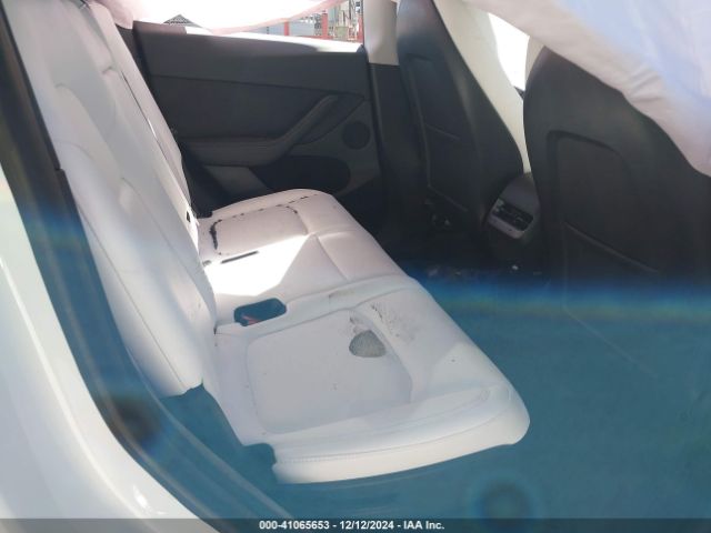 Photo 7 VIN: 7SAYGAEEXPF663809 - TESLA MODEL Y 