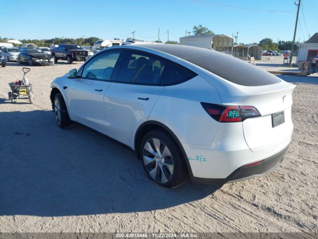 Photo 2 VIN: 7SAYGDED0PF967658 - TESLA MODEL Y 