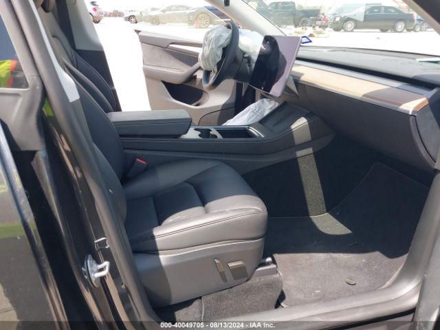 Photo 4 VIN: 7SAYGDED1RF052031 - TESLA MODEL Y 