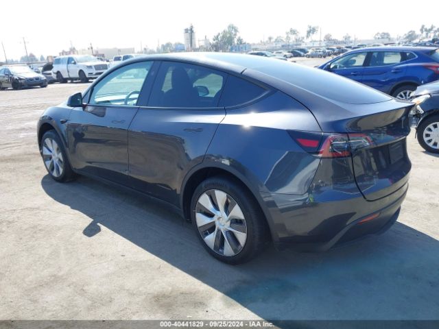 Photo 2 VIN: 7SAYGDED1RF097972 - TESLA MODEL Y 