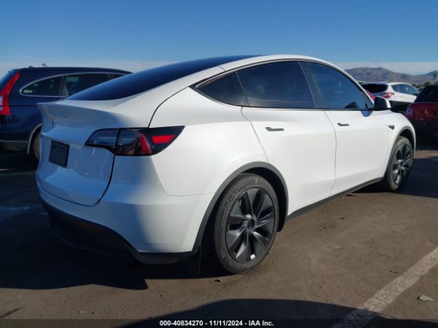 Photo 3 VIN: 7SAYGDED1RF098104 - TESLA MODEL Y 