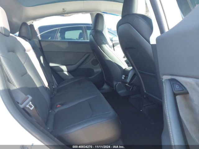 Photo 7 VIN: 7SAYGDED1RF098104 - TESLA MODEL Y 