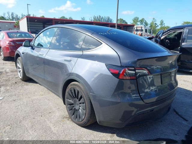 Photo 2 VIN: 7SAYGDED2PF947136 - TESLA MODEL Y 