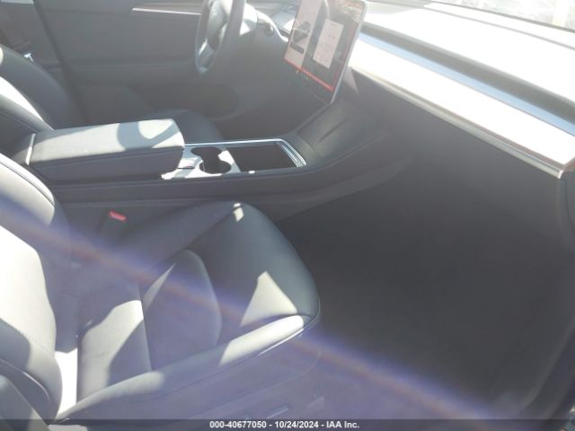 Photo 4 VIN: 7SAYGDED2PF947136 - TESLA MODEL Y 