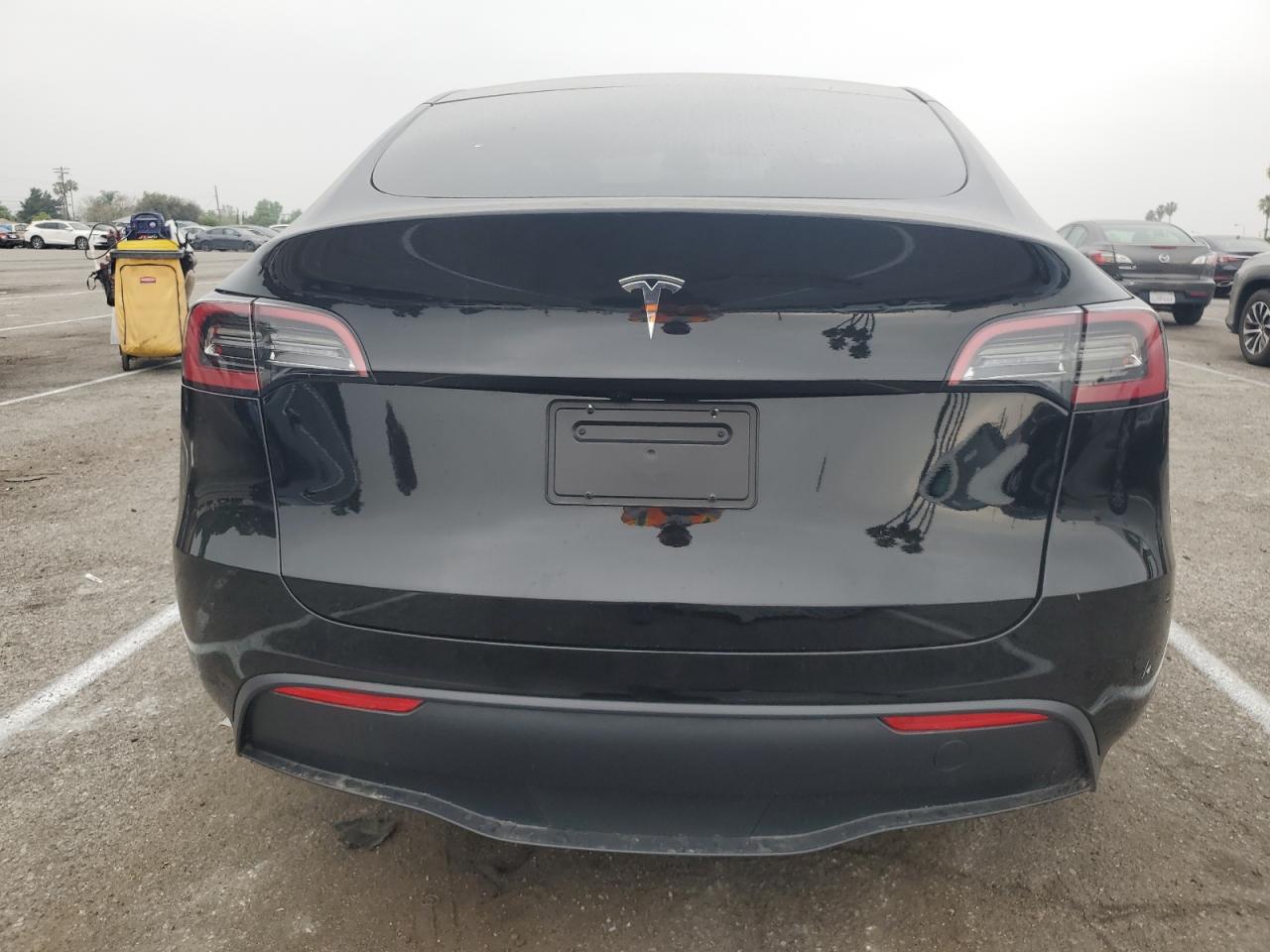 Photo 5 VIN: 7SAYGDED2PF971999 - TESLA MODEL Y 