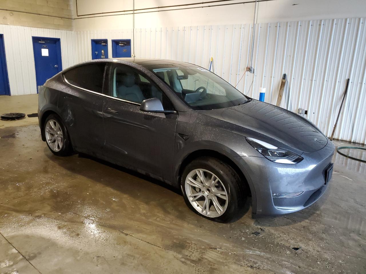 Photo 3 VIN: 7SAYGDED3PF933570 - TESLA MODEL Y 