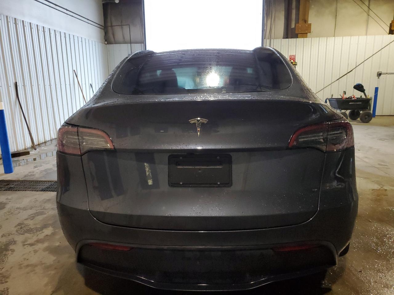 Photo 5 VIN: 7SAYGDED3PF933570 - TESLA MODEL Y 