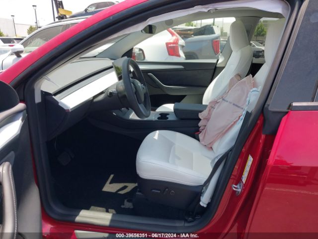 Photo 4 VIN: 7SAYGDED3PF977553 - TESLA MODEL Y 