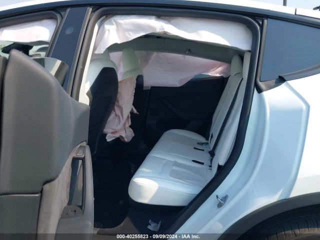 Photo 7 VIN: 7SAYGDED3RF011125 - TESLA MODEL Y 