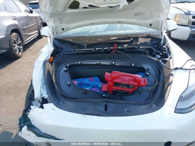 Photo 9 VIN: 7SAYGDED3RF011125 - TESLA MODEL Y 