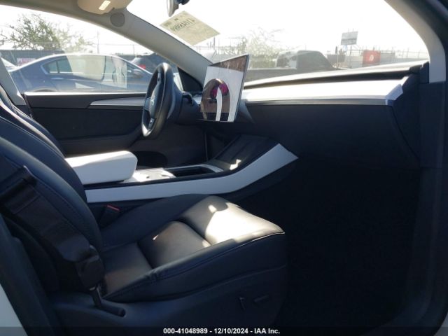 Photo 4 VIN: 7SAYGDED5PF941508 - TESLA MODEL Y 