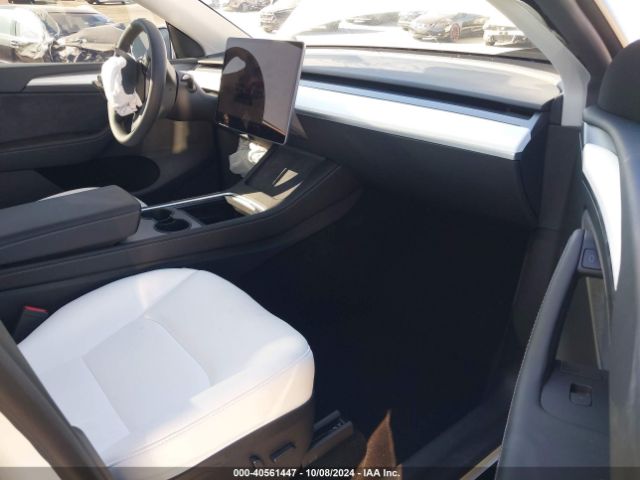 Photo 4 VIN: 7SAYGDED5RF154884 - TESLA MODEL Y 