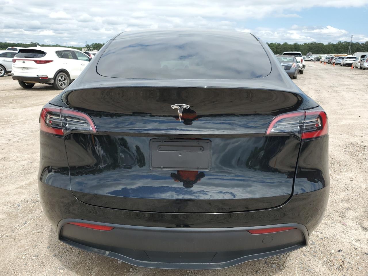 Photo 5 VIN: 7SAYGDED6PF962125 - TESLA MODEL Y 