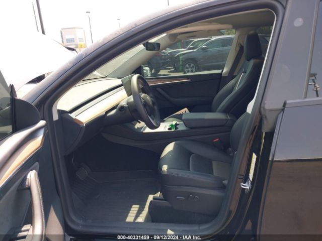 Photo 4 VIN: 7SAYGDED6PF964277 - TESLA MODEL Y 