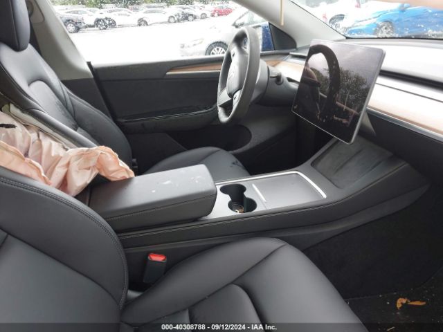 Photo 4 VIN: 7SAYGDED6RF091083 - TESLA MODEL Y 