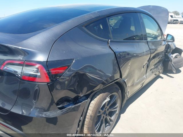 Photo 5 VIN: 7SAYGDED6RF103975 - TESLA MODEL Y 