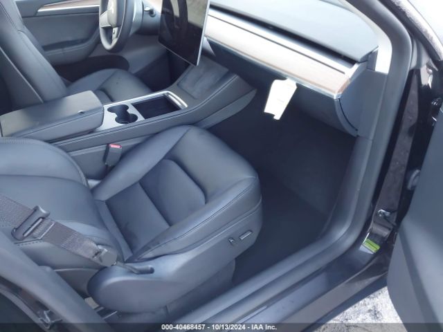 Photo 4 VIN: 7SAYGDED6RF165876 - TESLA MODEL Y 