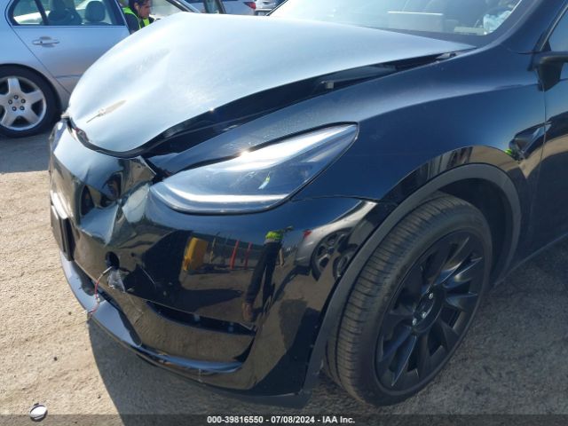 Photo 5 VIN: 7SAYGDED7PF940912 - TESLA MODEL Y 