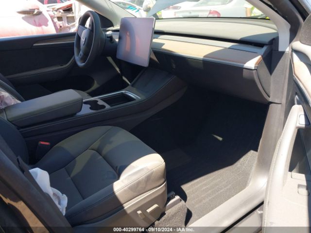 Photo 4 VIN: 7SAYGDED7RF101989 - TESLA MODEL Y 