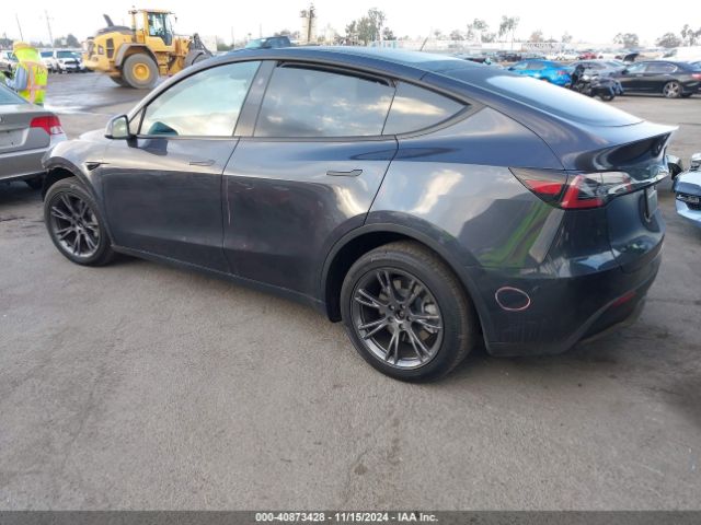 Photo 2 VIN: 7SAYGDED7RF118548 - TESLA MODEL Y 