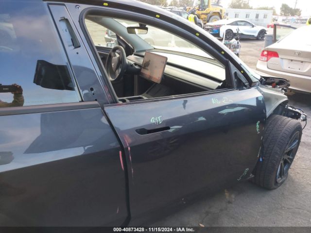 Photo 5 VIN: 7SAYGDED7RF118548 - TESLA MODEL Y 