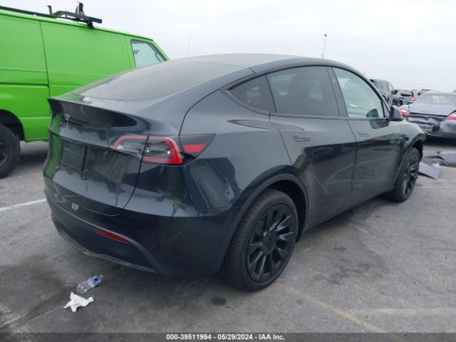 Photo 3 VIN: 7SAYGDED8RF050616 - TESLA MODEL Y 