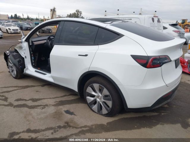 Photo 2 VIN: 7SAYGDED8RF084555 - TESLA MODEL Y 