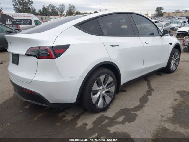 Photo 3 VIN: 7SAYGDED8RF084555 - TESLA MODEL Y 