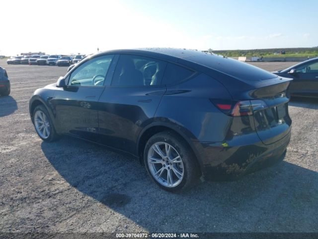 Photo 2 VIN: 7SAYGDED8RF091151 - TESLA MODEL Y 