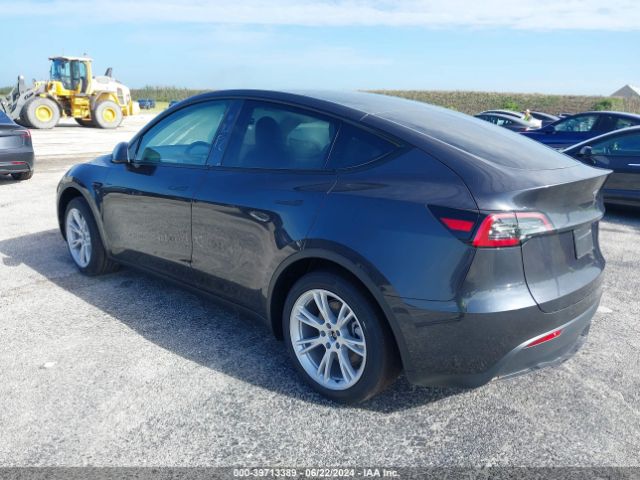 Photo 2 VIN: 7SAYGDED8RF091327 - TESLA MODEL Y 